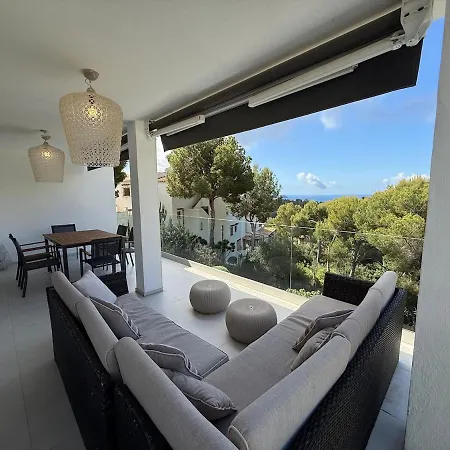 Exklusiv With Sea View And Pool In Villa